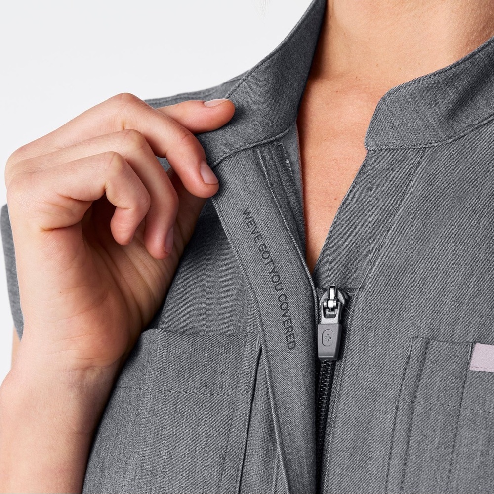 FIGS Rafaela Cargo FIONx ScrubJumpsuit In Graphite Women’s Scrubs Size XXS - Picture 3 of 16